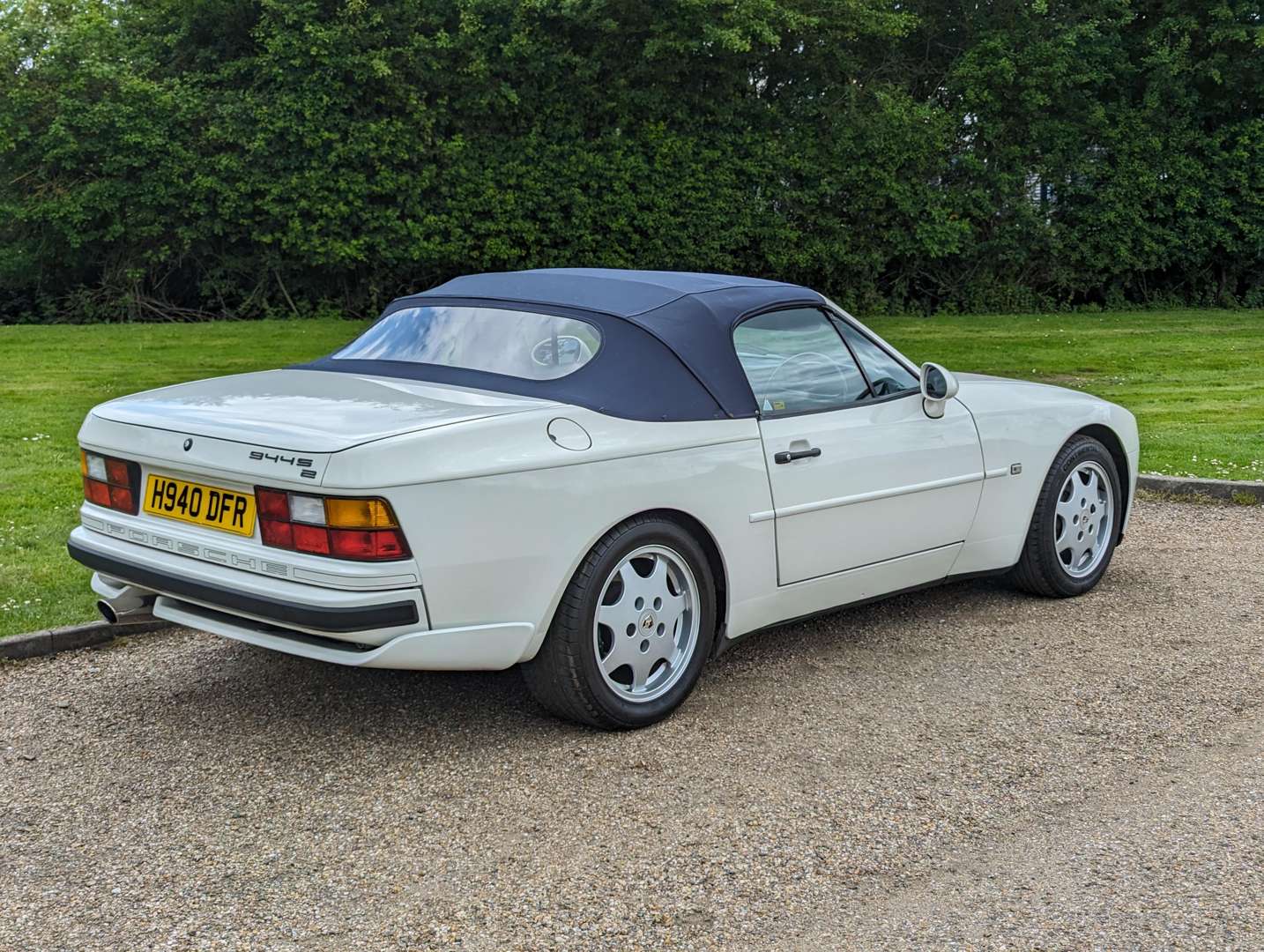 <p>1990 PORSCHE 944 S2 CABRIOLET&nbsp;</p>