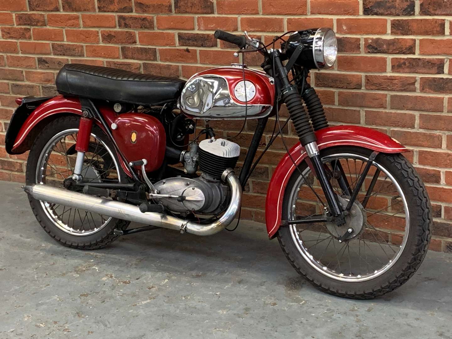 <p>1971 BSA BANTAM D14/4</p>