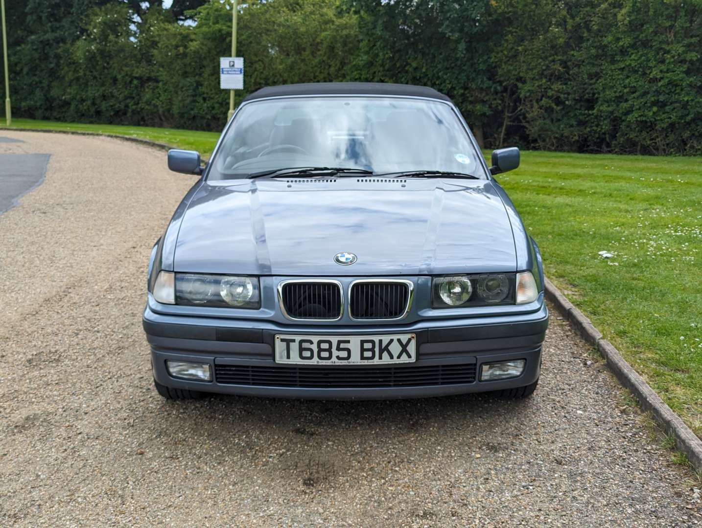 <p>1999 BMW 323i CONVERTIBLE&nbsp;</p>