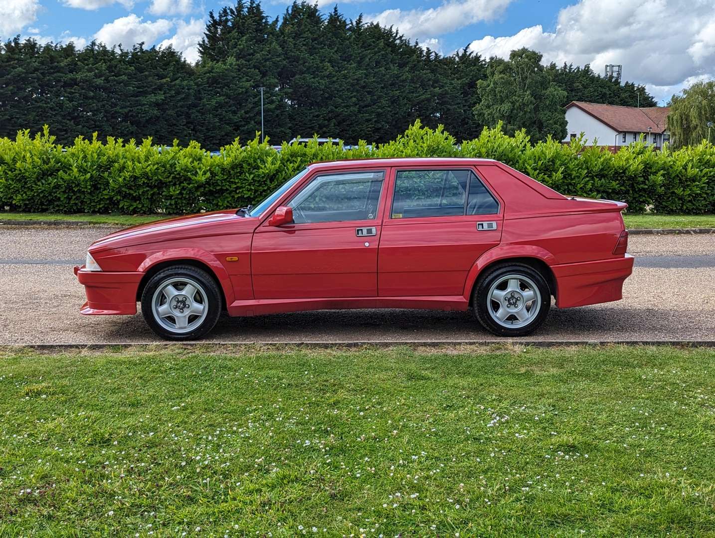 <p>1991 ALFA ROMEO 75 CLOVERLEAF</p>