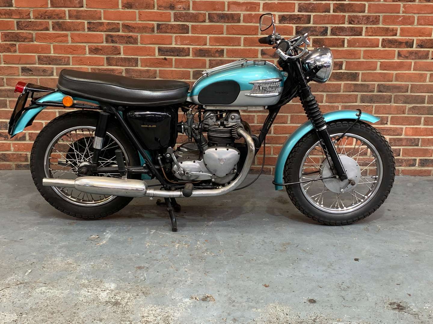 <p>1961 TRIUMPH 3TA 350CC</p>