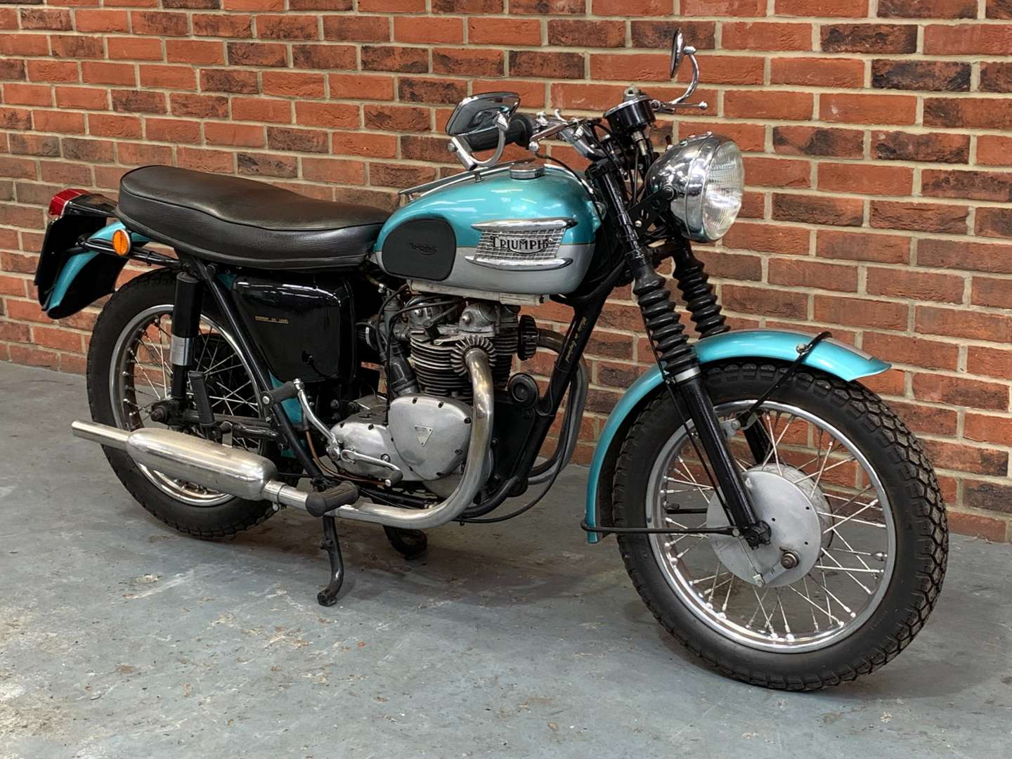 <p>1961 TRIUMPH 3TA 350CC</p>