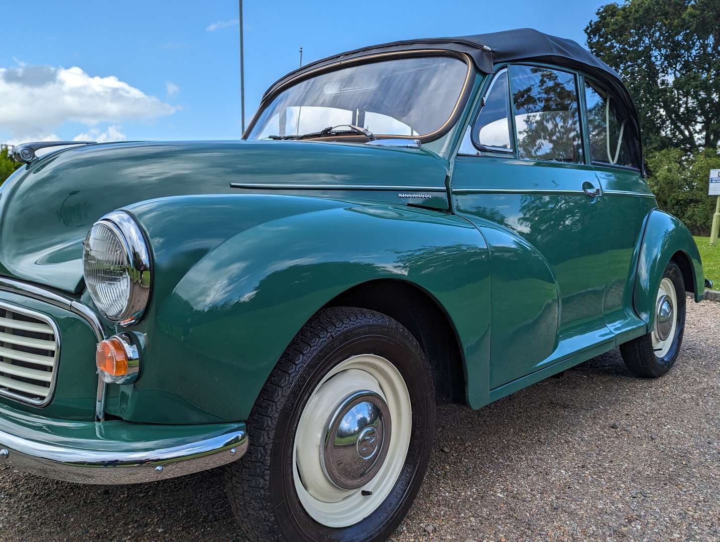 <p>1963 MORRIS MINOR 1000 CONVERTIBLE&nbsp;</p>