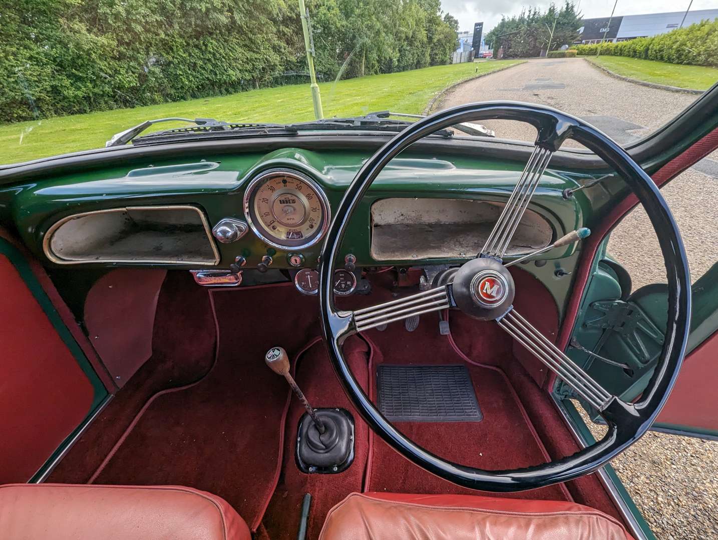 <p>1963 MORRIS MINOR 1000 CONVERTIBLE&nbsp;</p>