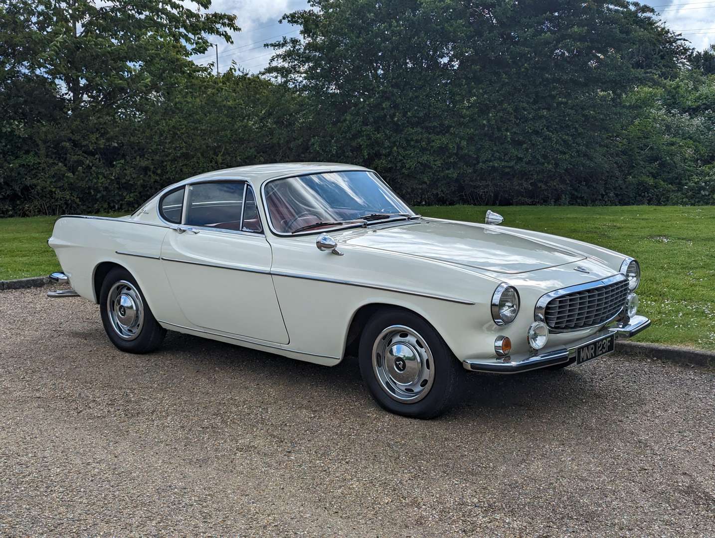 <p>1967 VOLVO P1800 S&nbsp;</p>