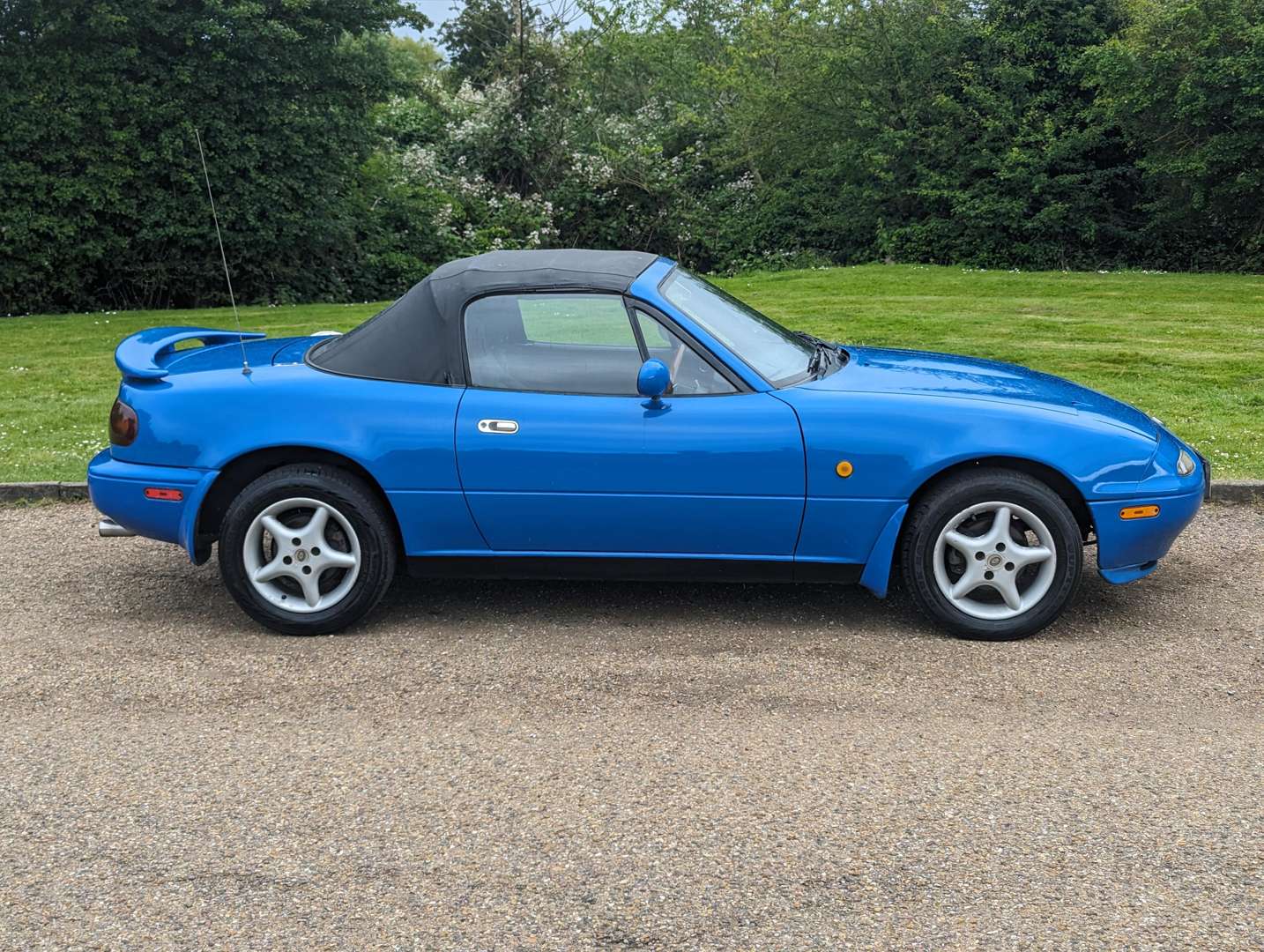 <p>1991 MAZDA MX-5</p>