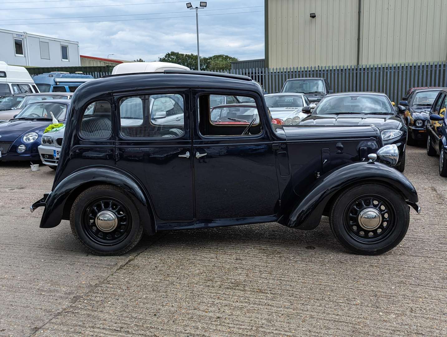 <p>1937 AUSTIN BIG SEVEN</p>