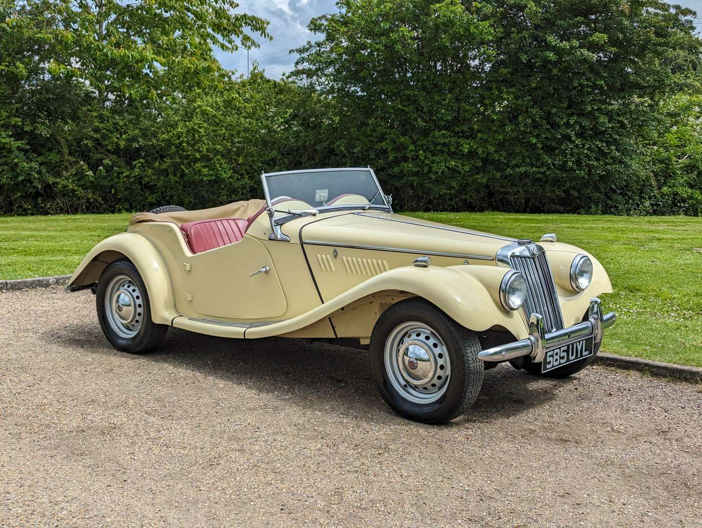 <p>1954 MG TF&nbsp;</p>