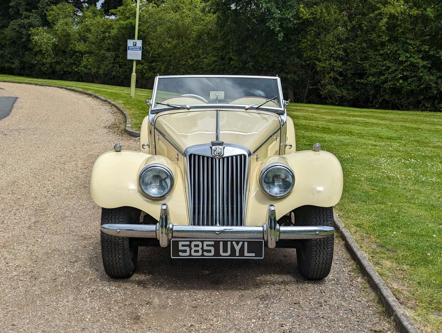 <p>1954 MG TF&nbsp;</p>