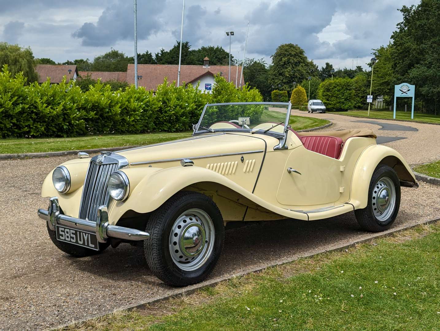 <p>1954 MG TF&nbsp;</p>