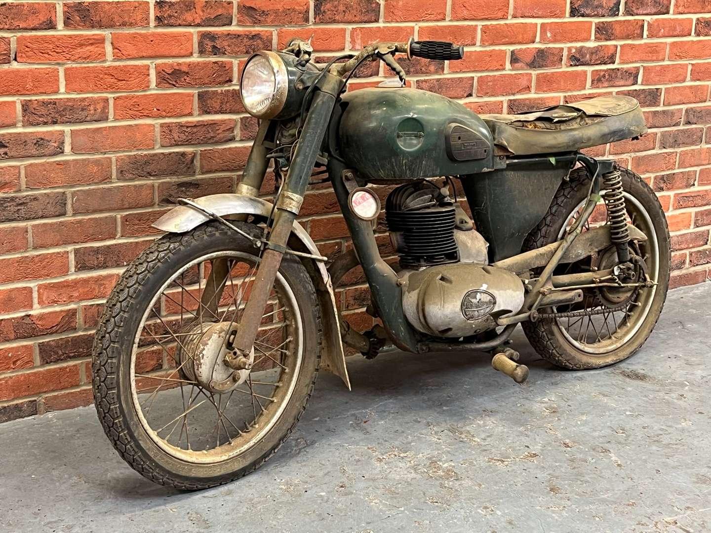 <p>1959 FRANCIS BARNETT 250CC</p>