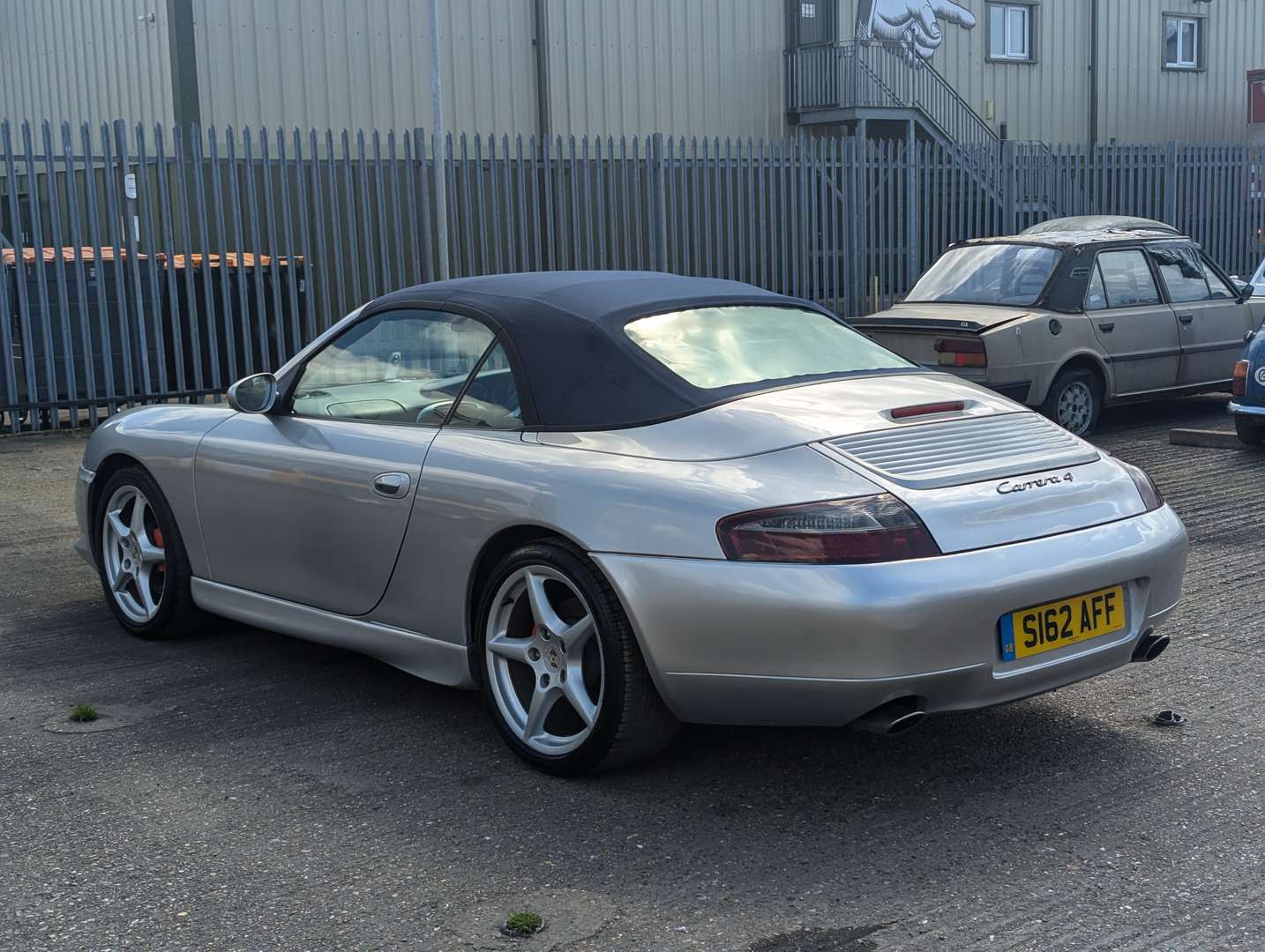 <p>1998 PORSCHE 911 CARRERA 4 3.4 TIPTRONIC S</p>