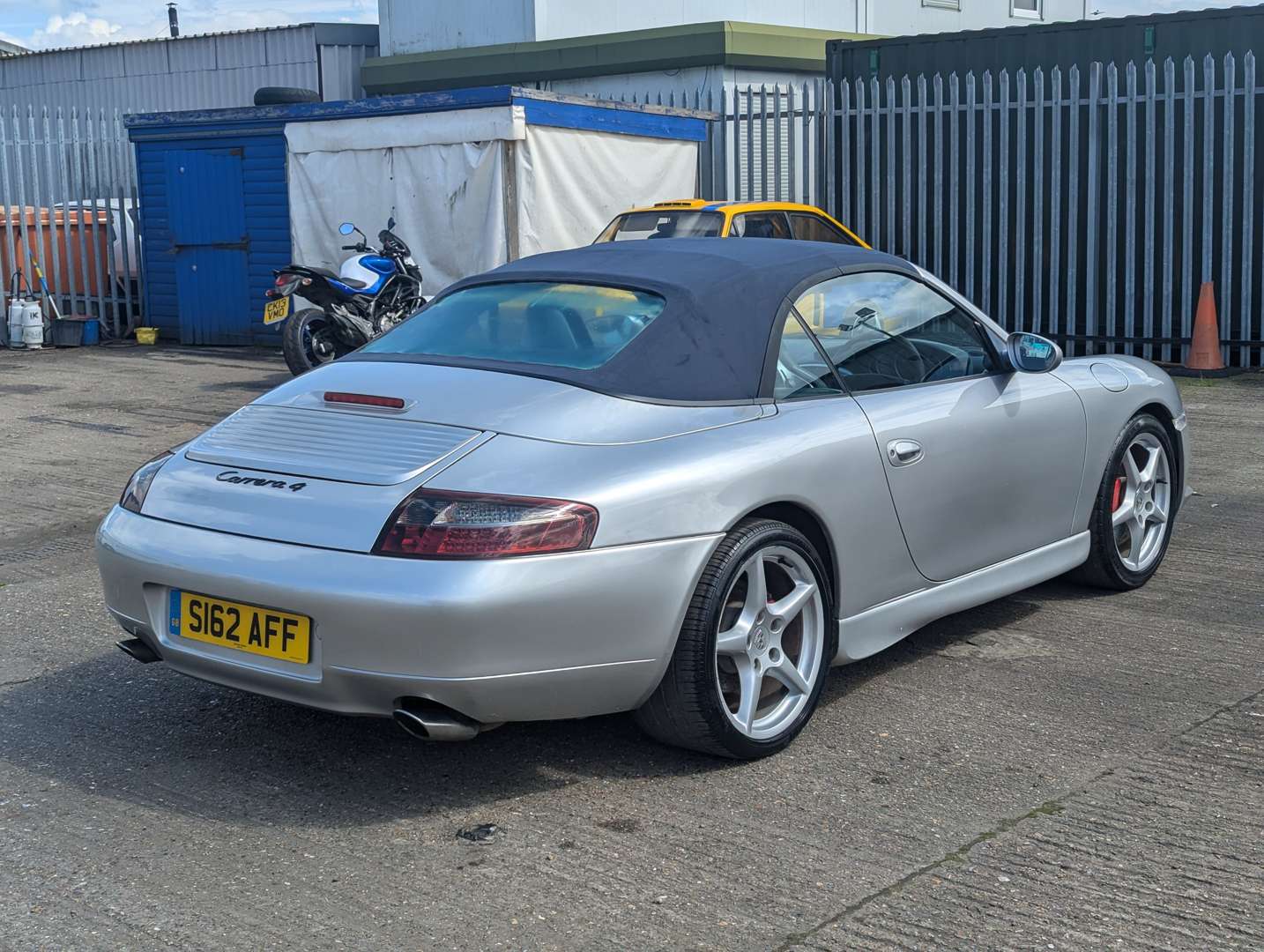 <p>1998 PORSCHE 911 CARRERA 4 3.4 TIPTRONIC S</p>