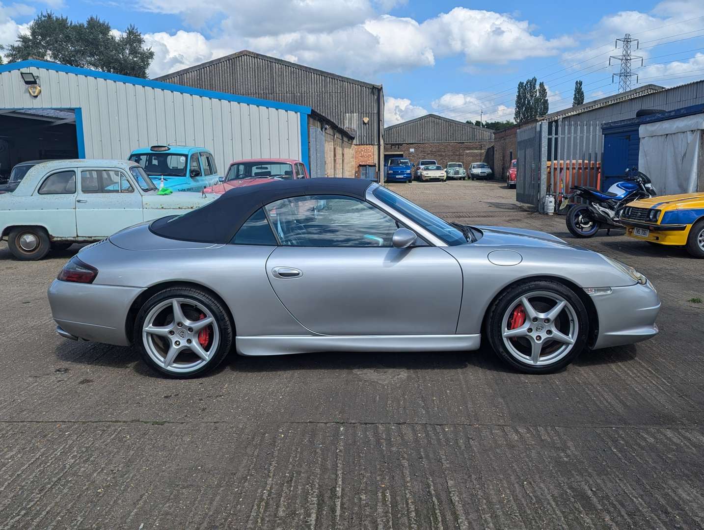 <p>1998 PORSCHE 911 CARRERA 4 3.4 TIPTRONIC S</p>