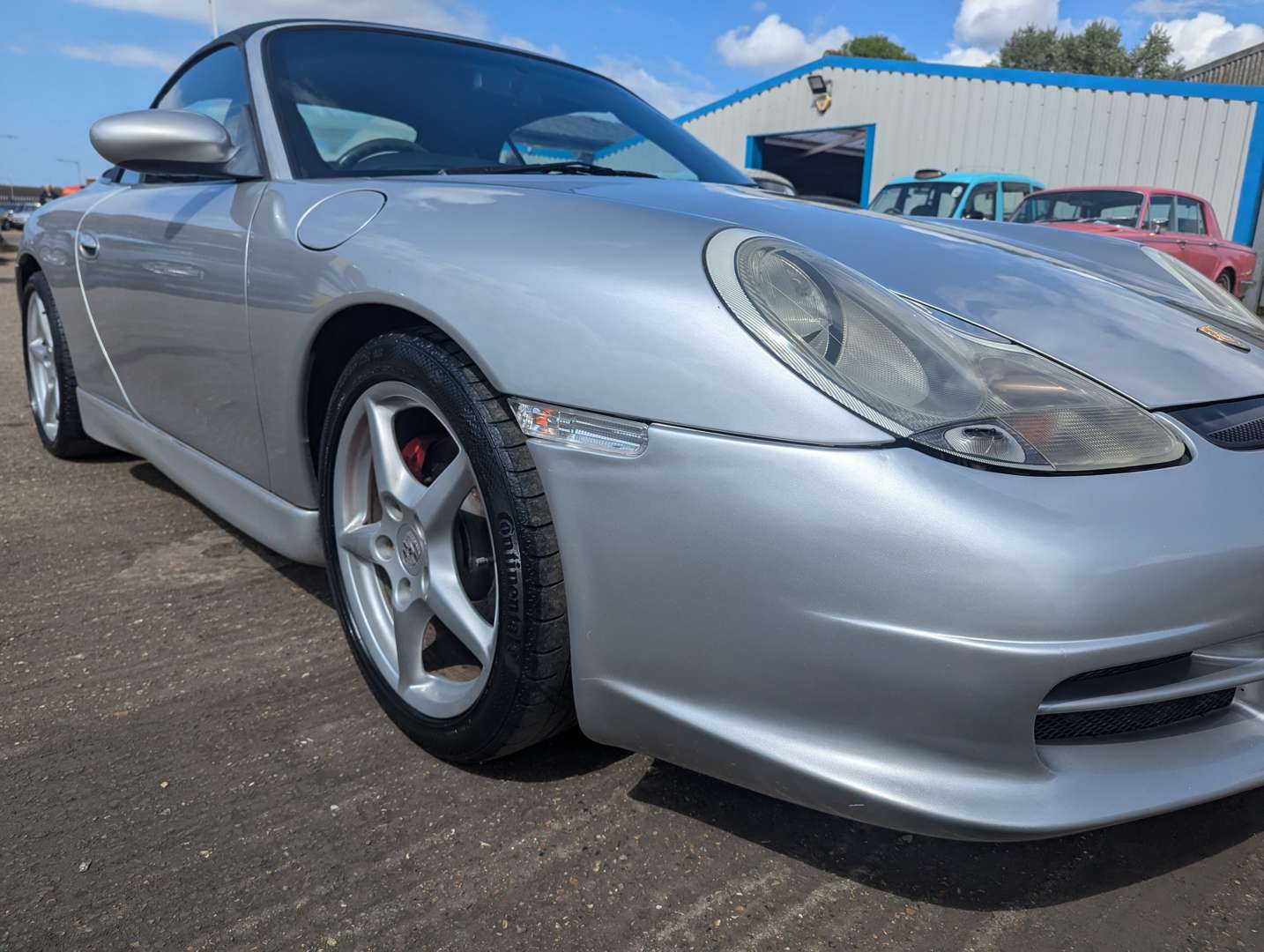 <p>1998 PORSCHE 911 CARRERA 4 3.4 TIPTRONIC S</p>