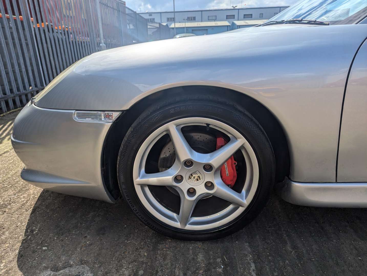 <p>1998 PORSCHE 911 CARRERA 4 3.4 TIPTRONIC S</p>