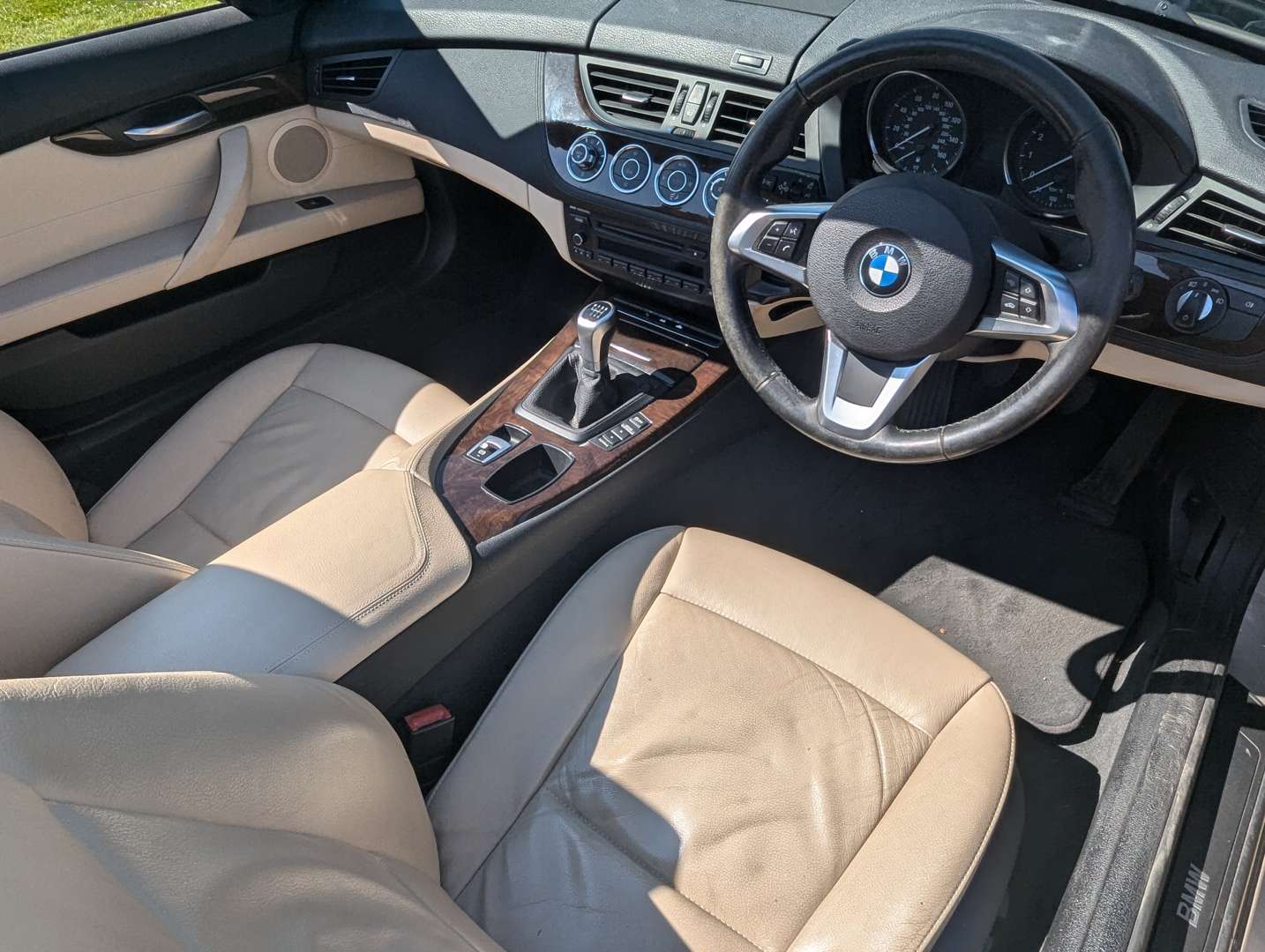 <p>2009 BMW Z4 3.0I MANUAL</p>