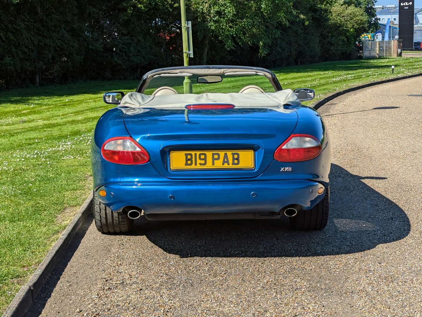 <p>1999 JAGUAR XK8 4.0 CONVERTIBLE AUTO</p>