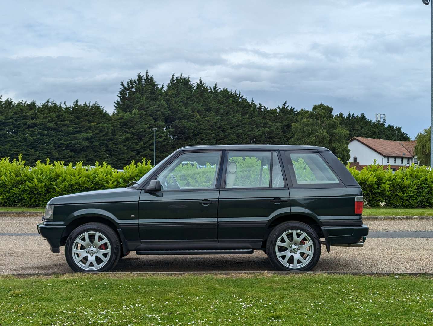 <p>1998 RANGE ROVER 4.6 HSE AUTO</p>