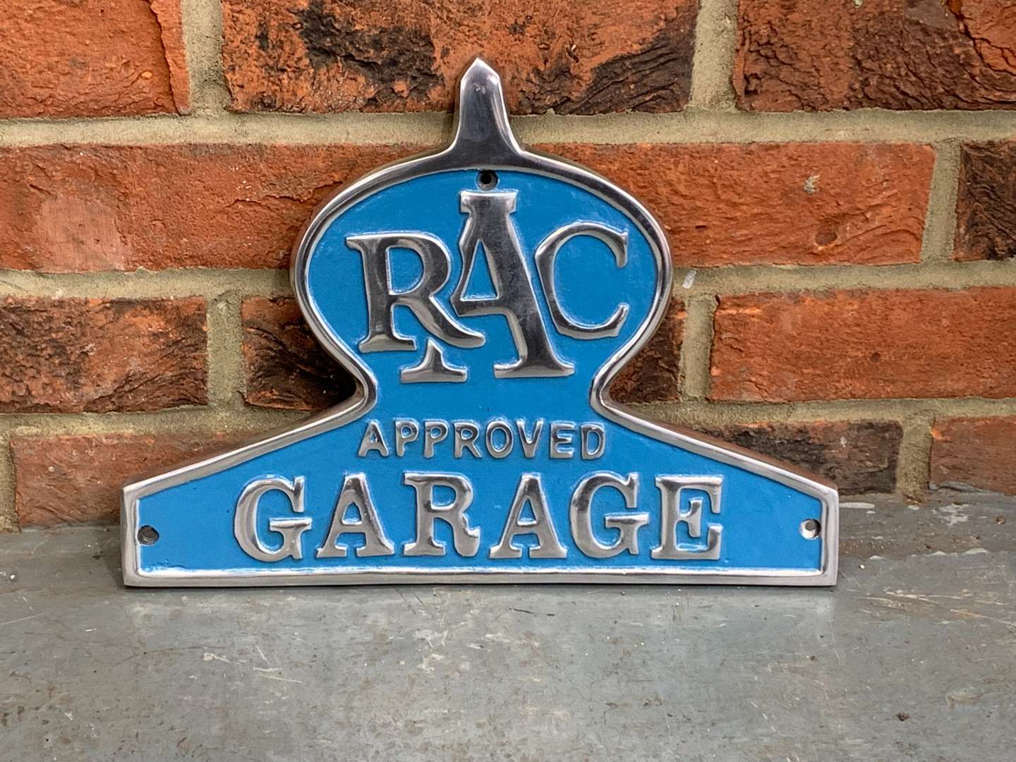 <p>RAC Approved Garage Aluminium Sign</p>