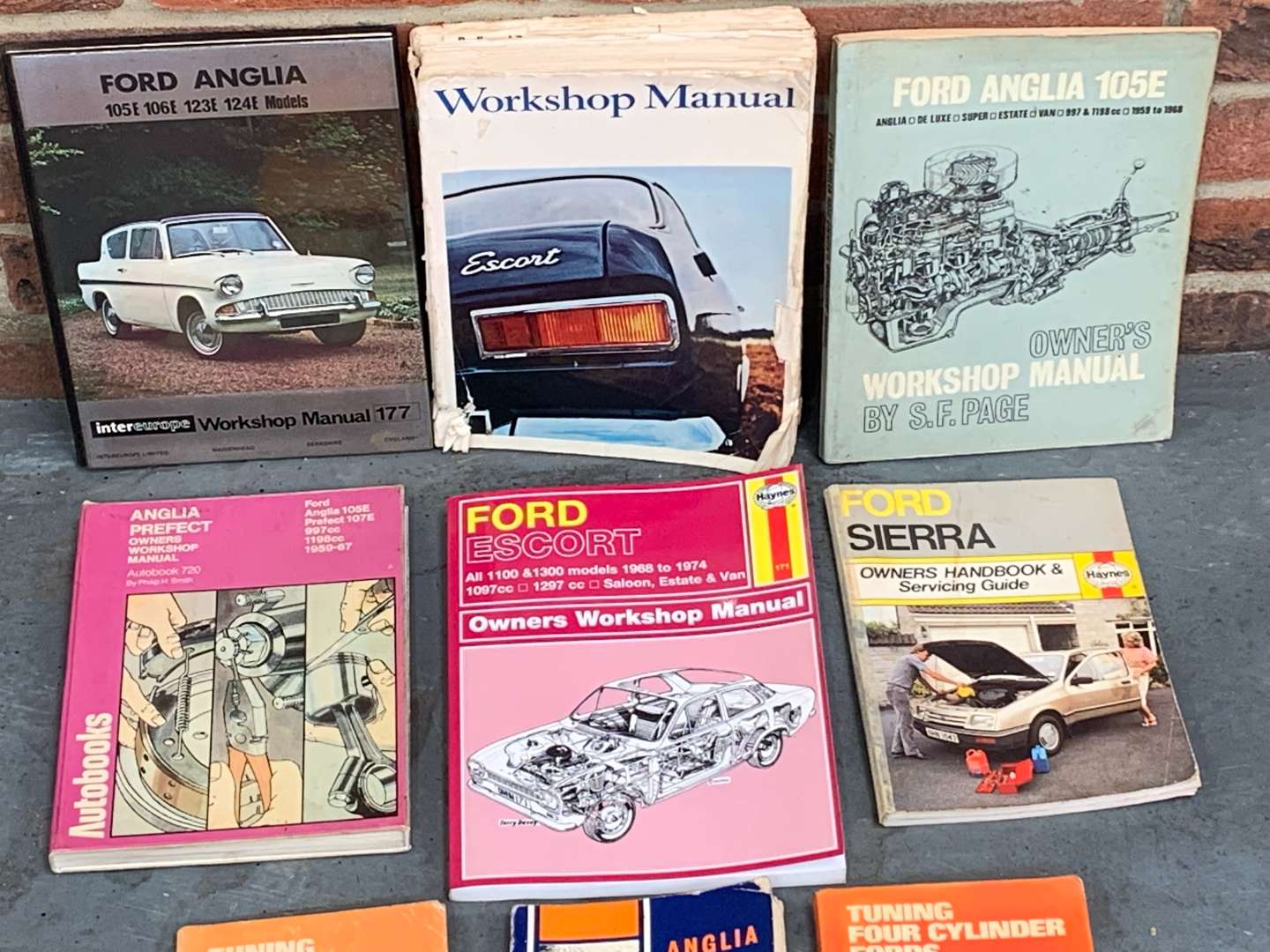 <p>Box Of Ford Motoring Books and Manuals&nbsp;</p>