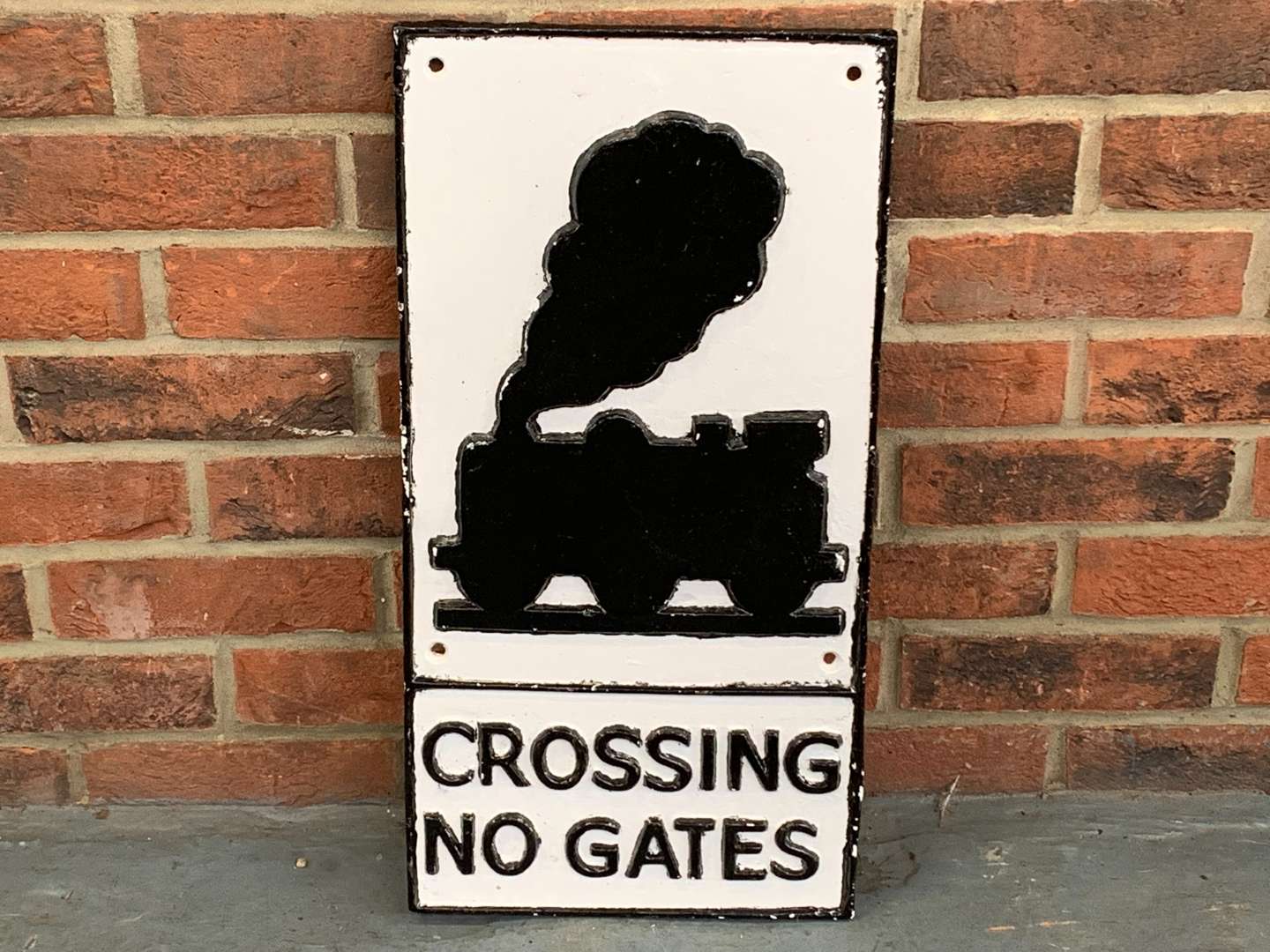 <p>Railway Crossing No Gates Cast Iron Sign</p>