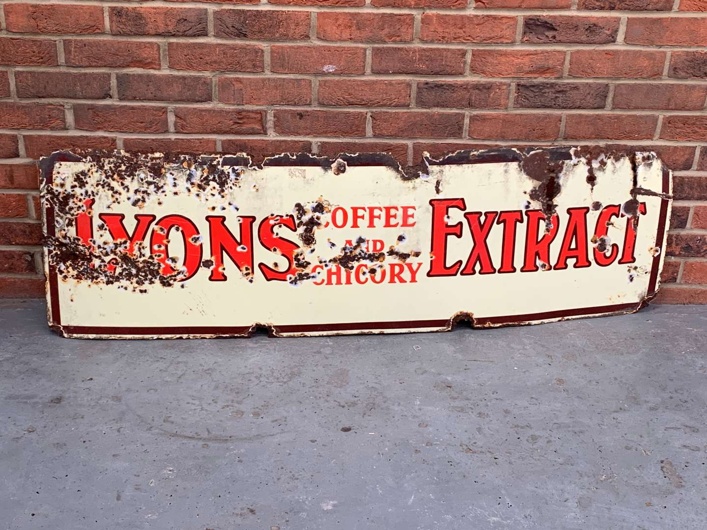 <p>Lyons Coffee and Chicory Extract Enamel Sign</p>