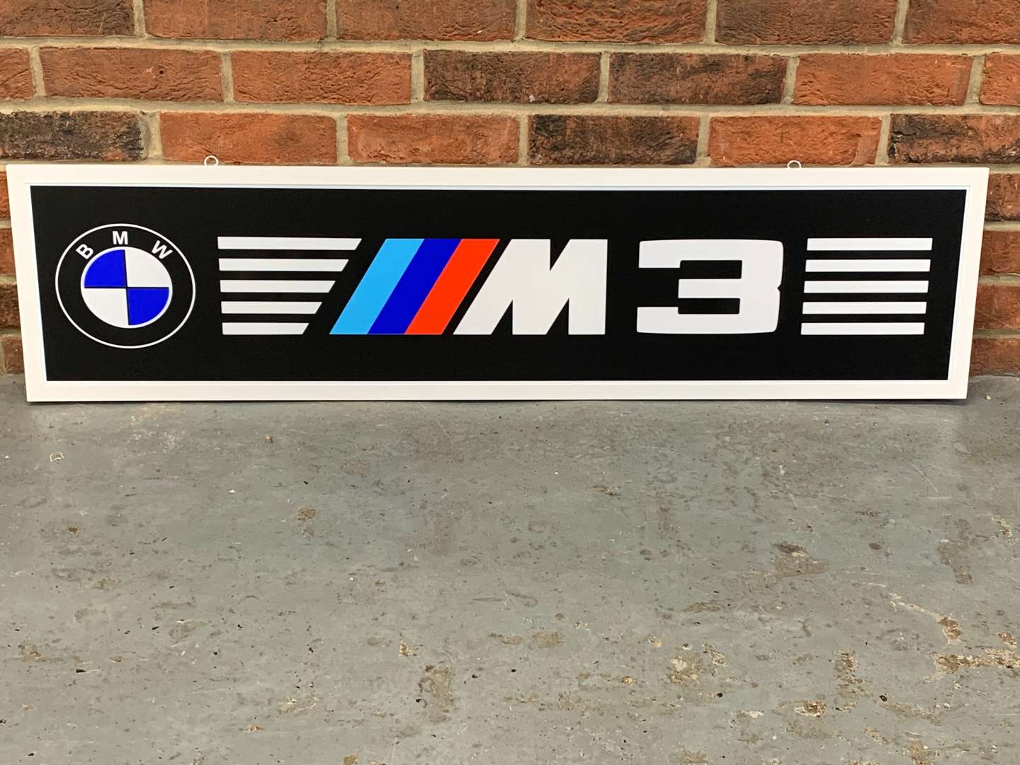 <p>Modern BMW M3 Light Box</p>