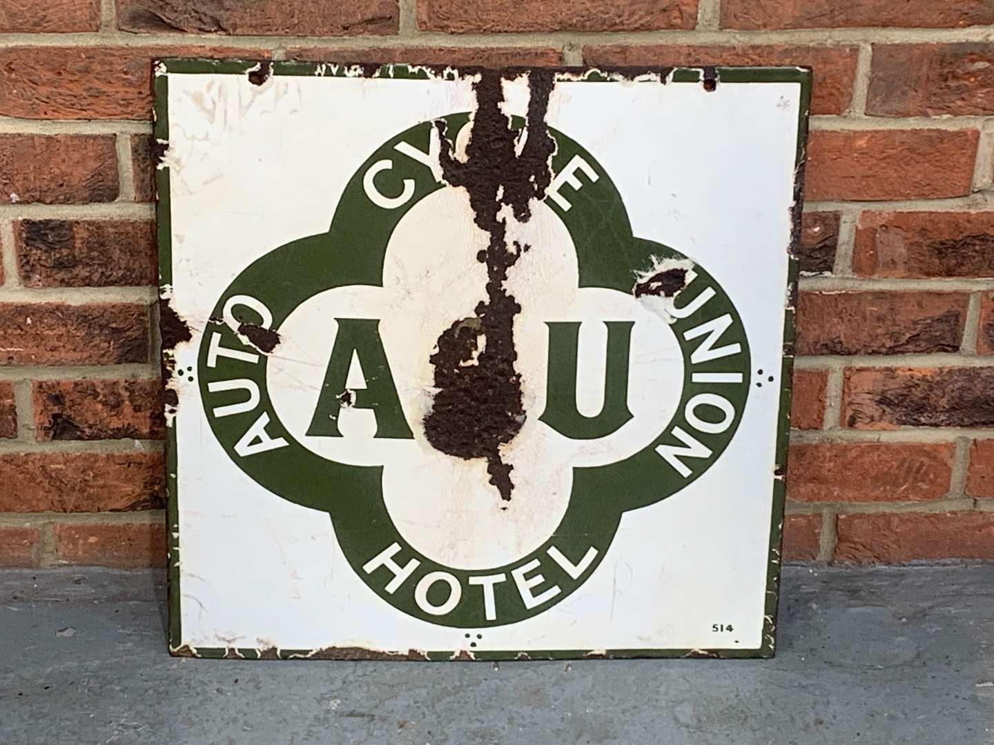 <p>Auto Cycle Union Hotel Enamel Sign</p>