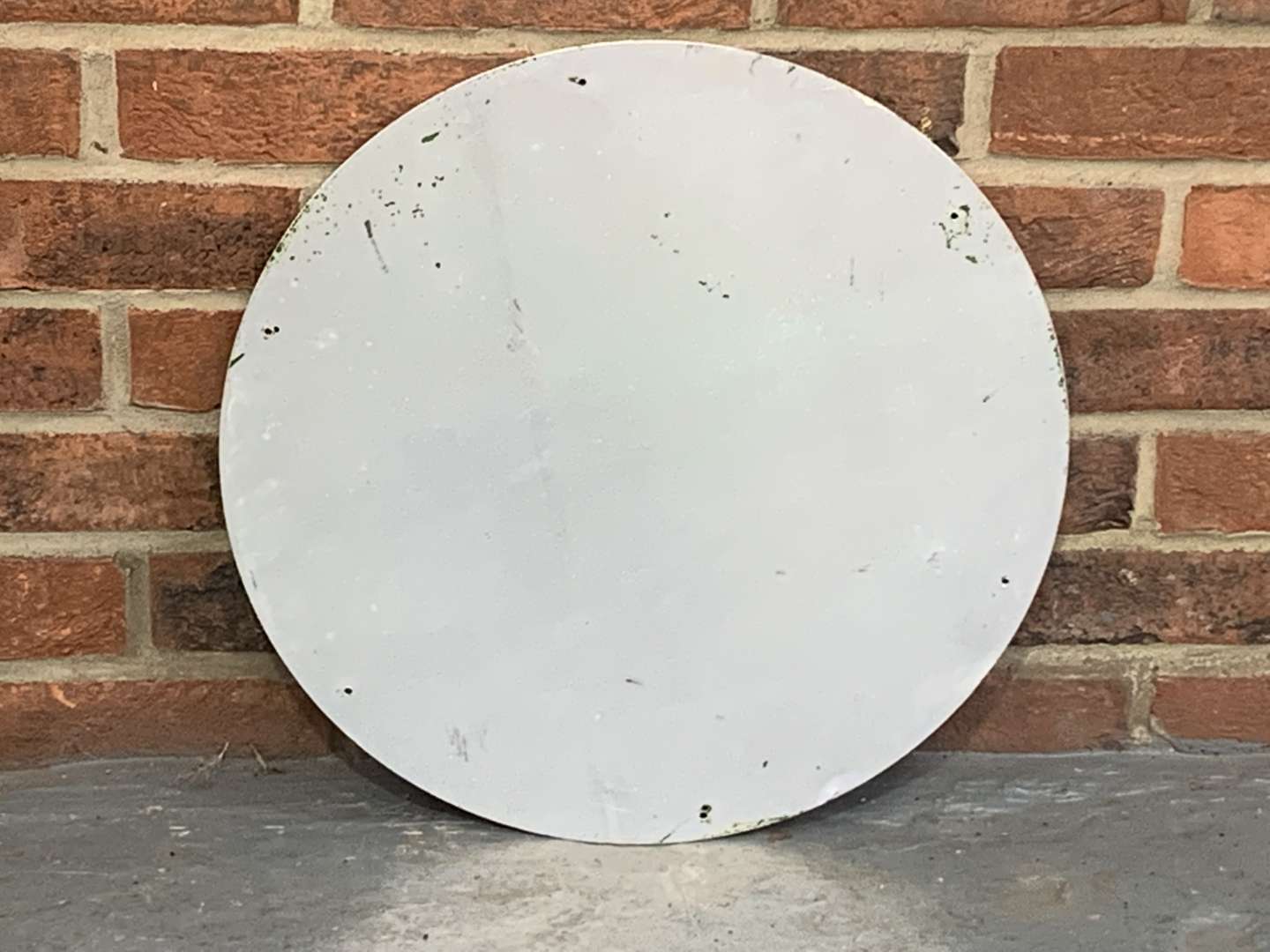 <p>Castrol Aluminium Circular Sign</p>