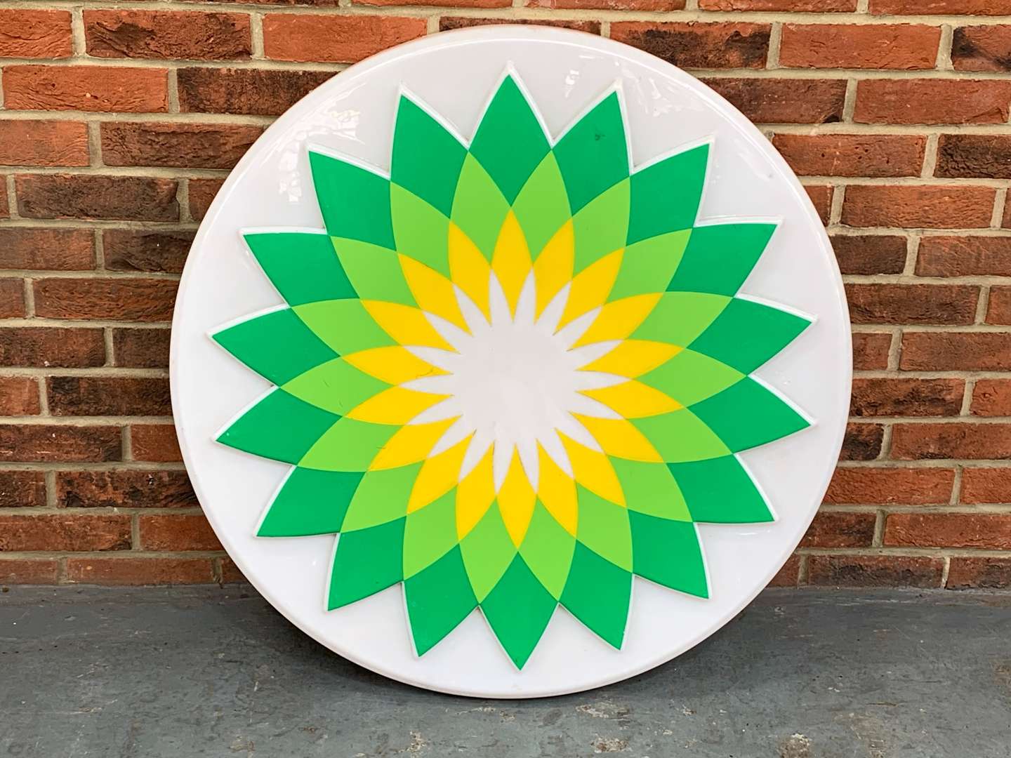 <p>BP Emblem Illuminated Sign</p>