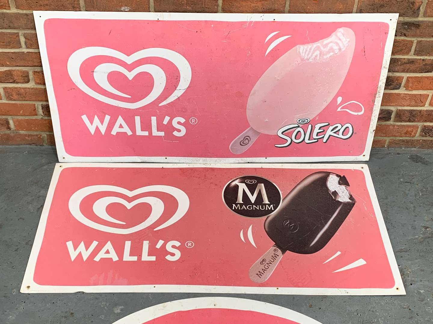 <p>Tree Aluminium Walls Ice Cream Signs</p>