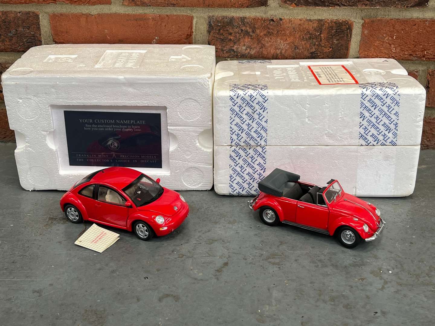 <p>VW Beetle and Convertible Beetle Model Car By Franklin Mint&nbsp;(2)</p>