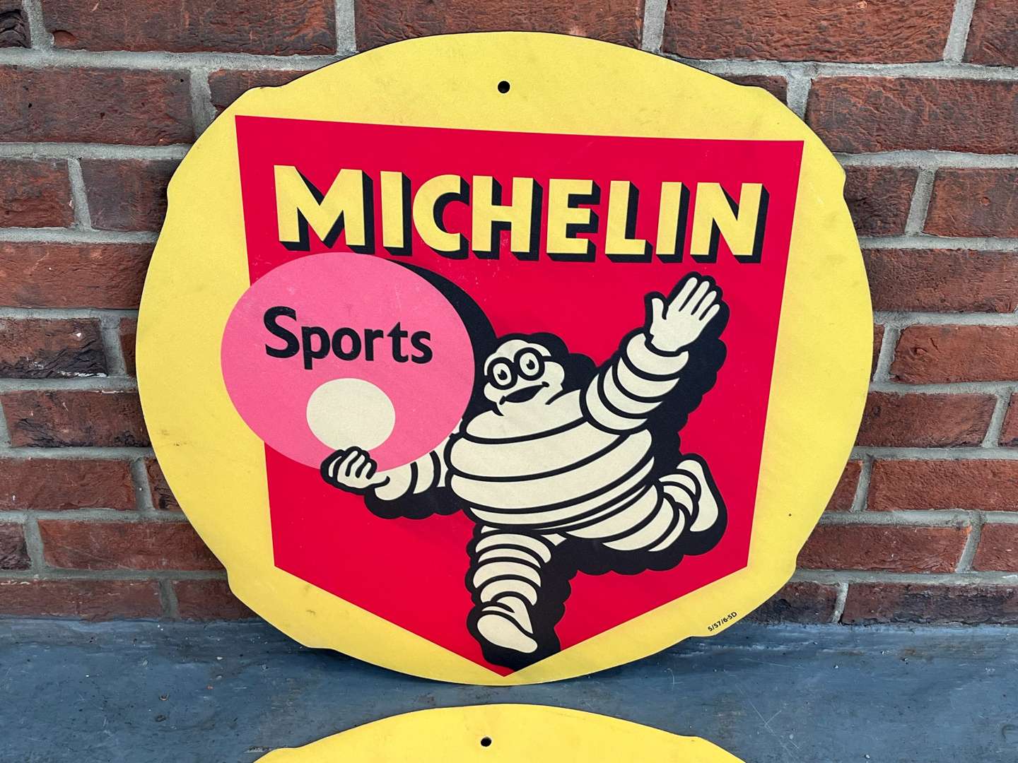 <p>Michelin Sports and Endurance Circular Signs On Board</p>