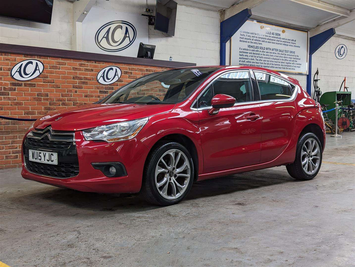 <p>2015 CITROEN DS4 DSTYLE E-HDI</p>