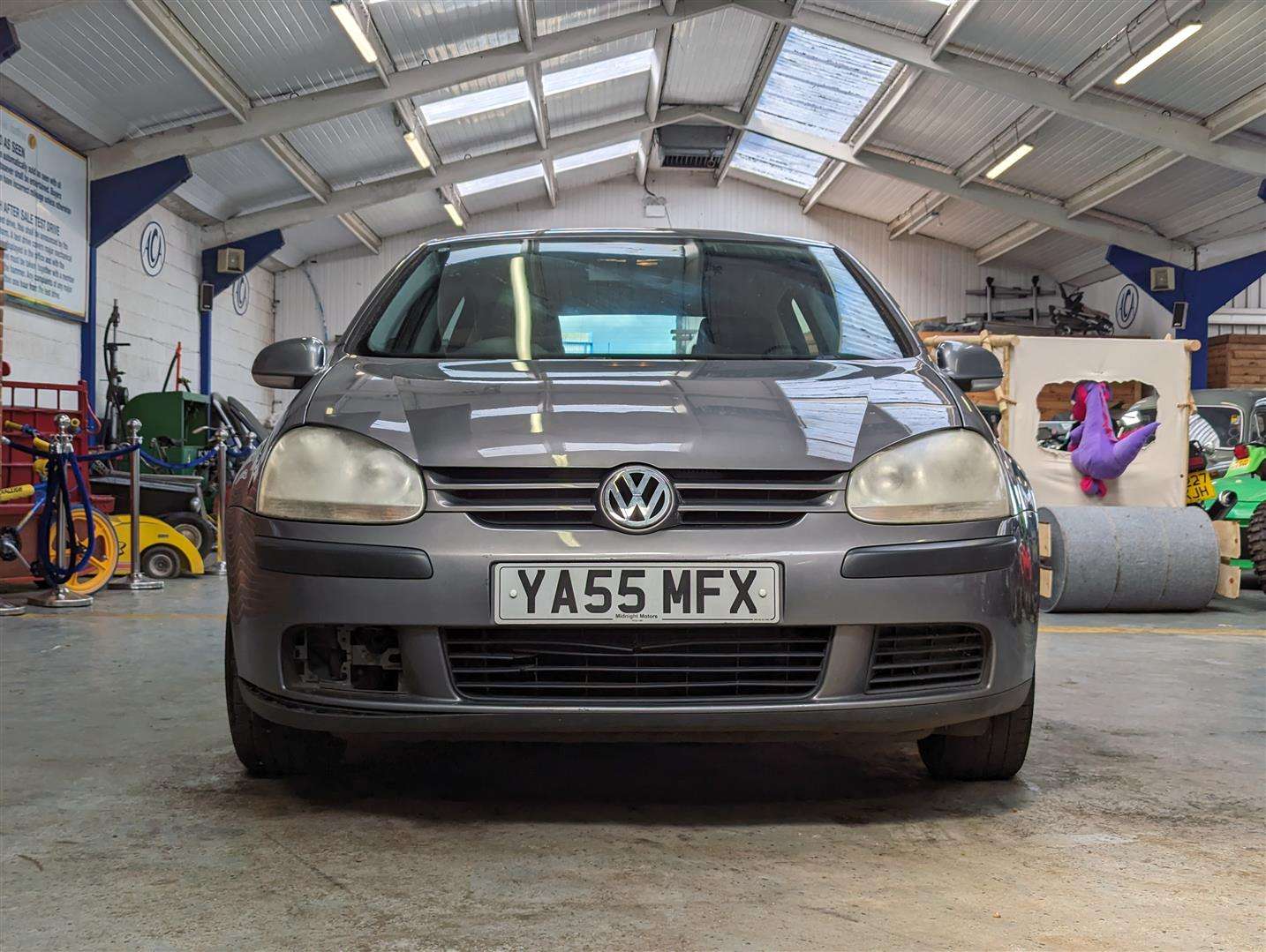 <p>2006 VOLKSWAGEN GOLF S SDI</p>