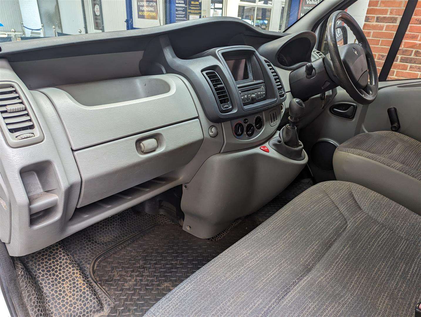 <p>2011 RENAULT TRAFIC SL29 DCI 115</p>