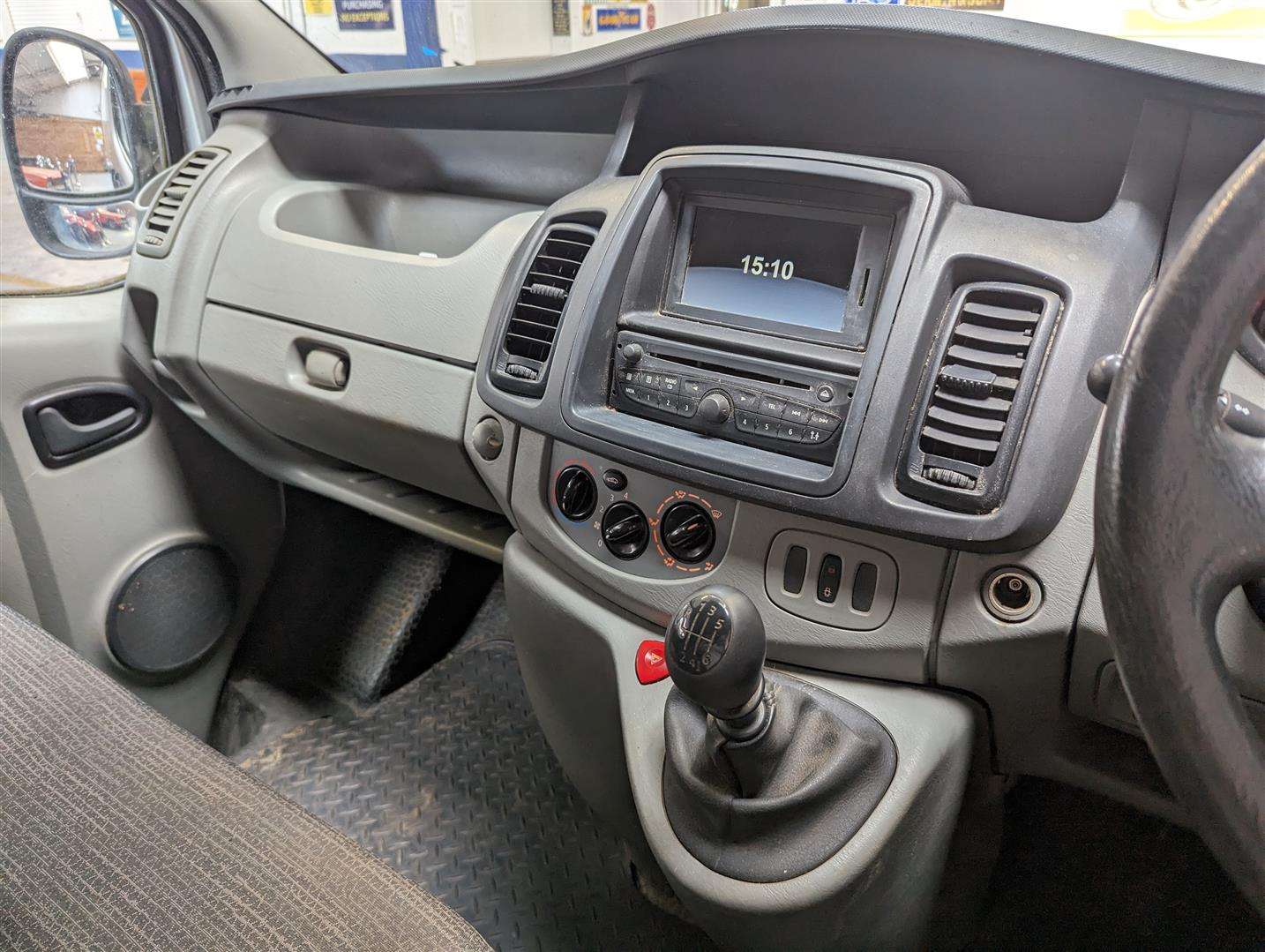 <p>2011 RENAULT TRAFIC SL29 DCI 115</p>