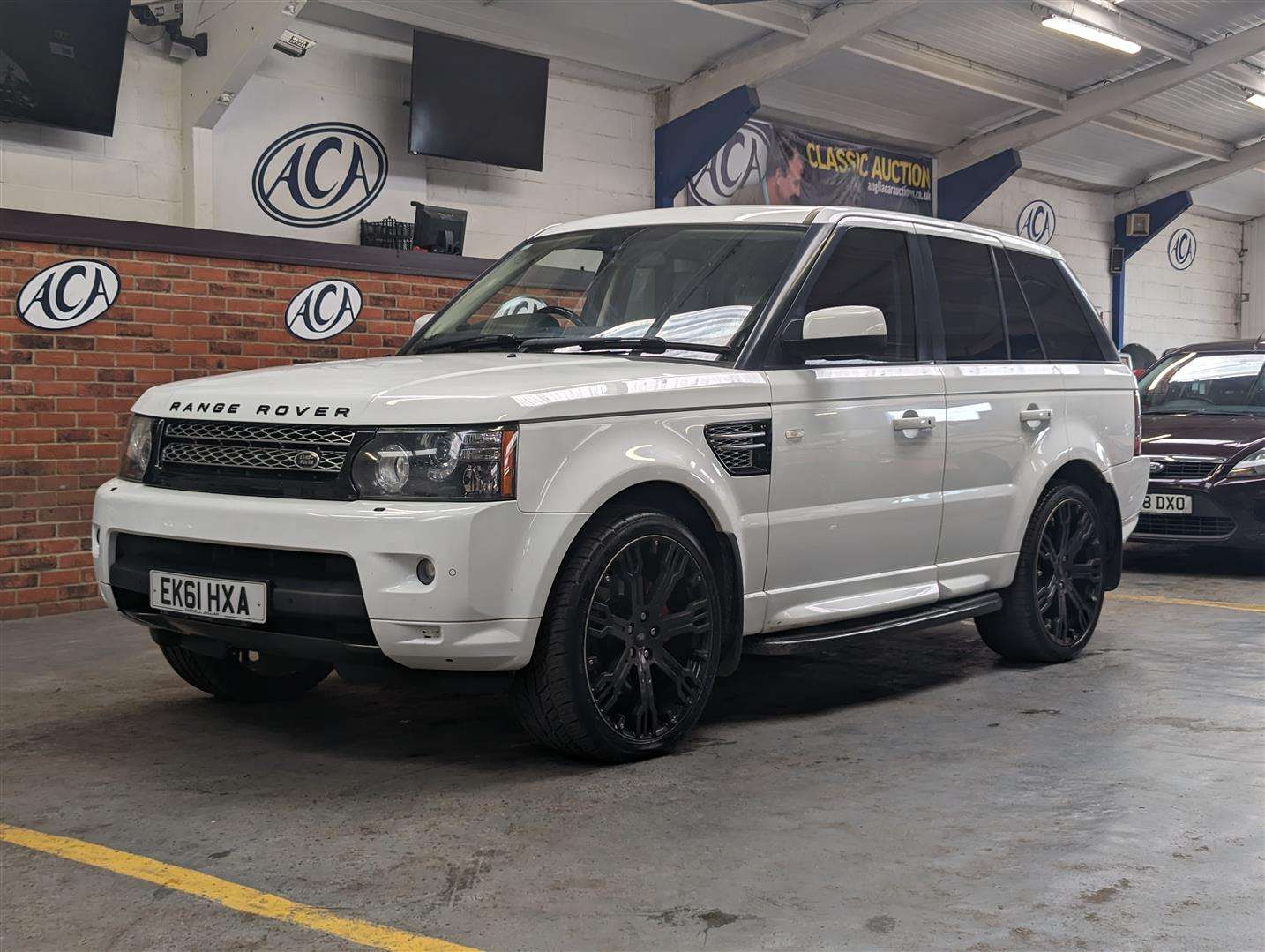 <p>2011 LAND ROVER RANGE ROVER SPORT HSE SDV</p>