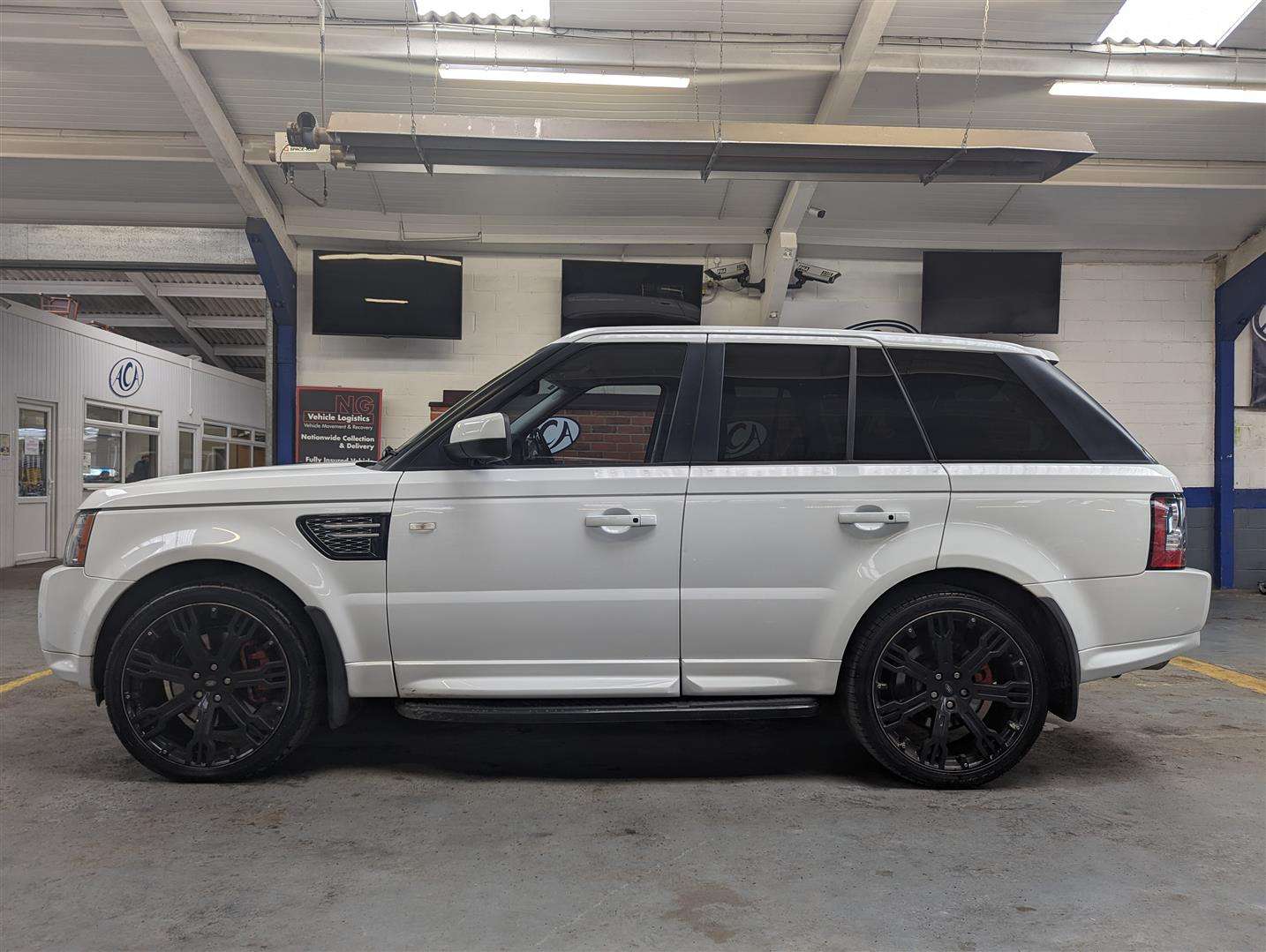 <p>2011 LAND ROVER RANGE ROVER SPORT HSE SDV</p>