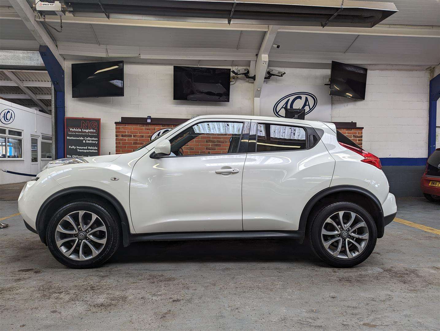 <p>2013 NISSAN JUKE TEKNA CVT</p>