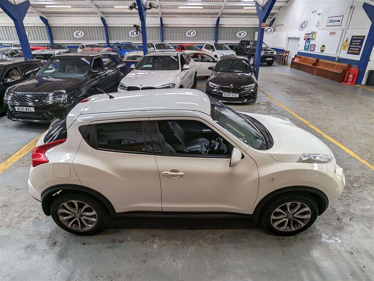 <p>2013 NISSAN JUKE TEKNA CVT</p>