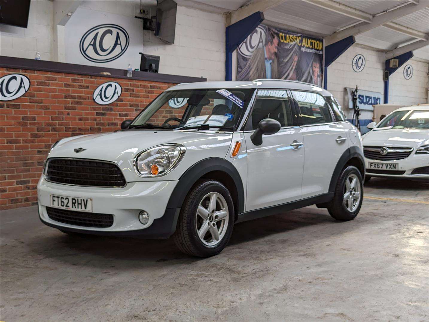 <p>2012 MINI COUNTRYMAN ONE D</p>