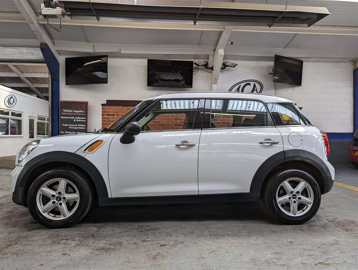 <p>2012 MINI COUNTRYMAN ONE D</p>