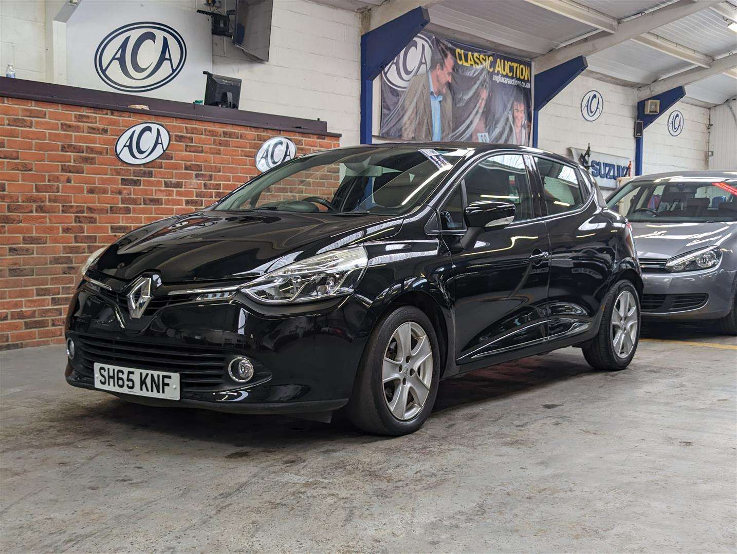 <p>2015 RENAULT CLIO DYNAMIQUE NAV 16V</p>