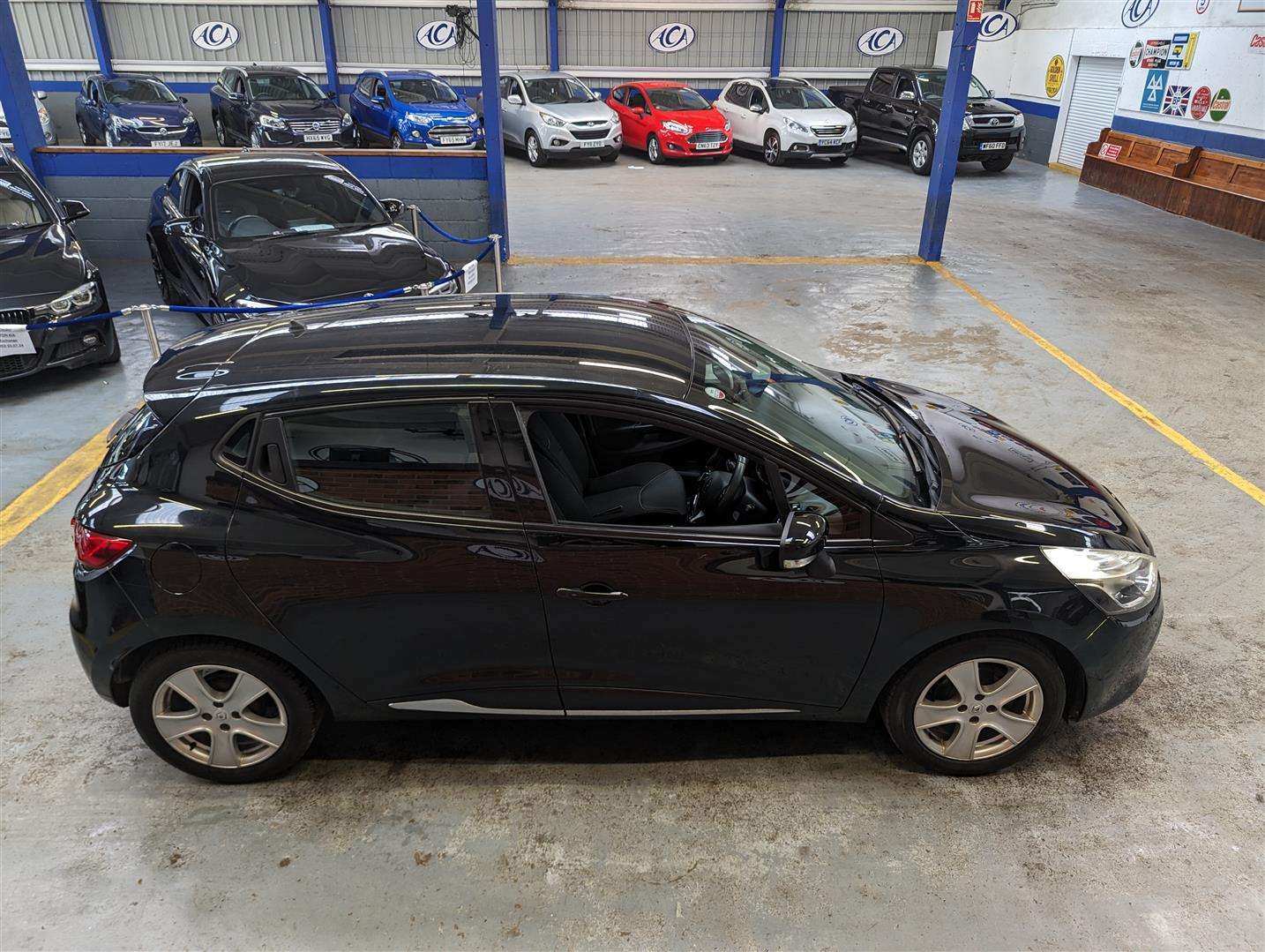 <p>2015 RENAULT CLIO DYNAMIQUE NAV 16V</p>