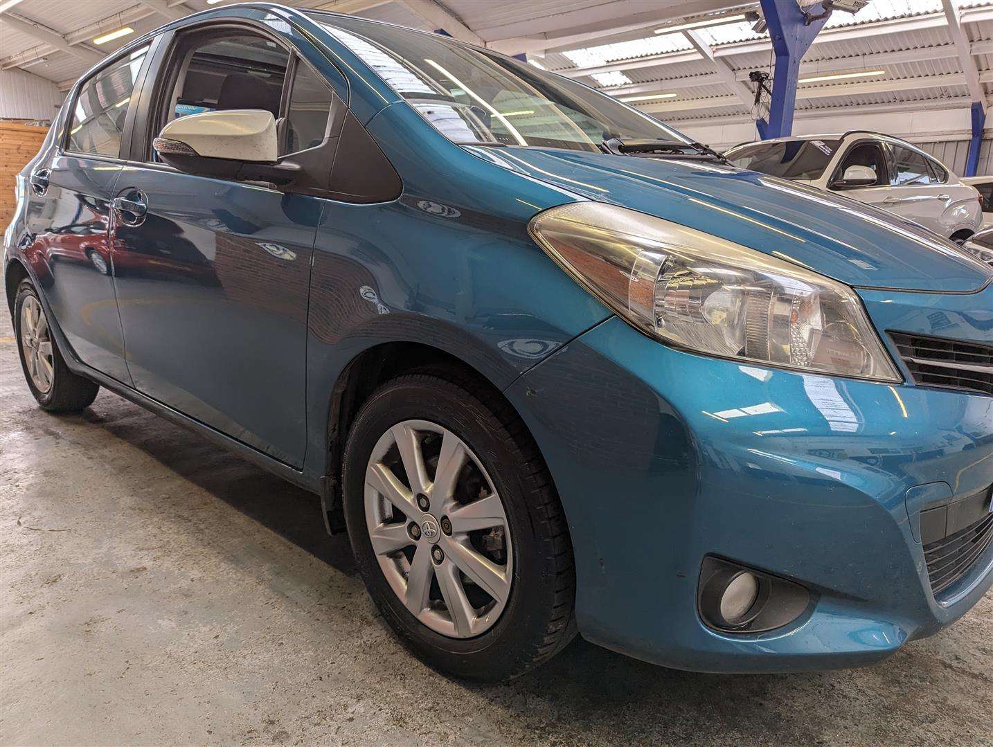 <p>2012 TOYOTA YARIS T SPIRIT VVT-I</p>