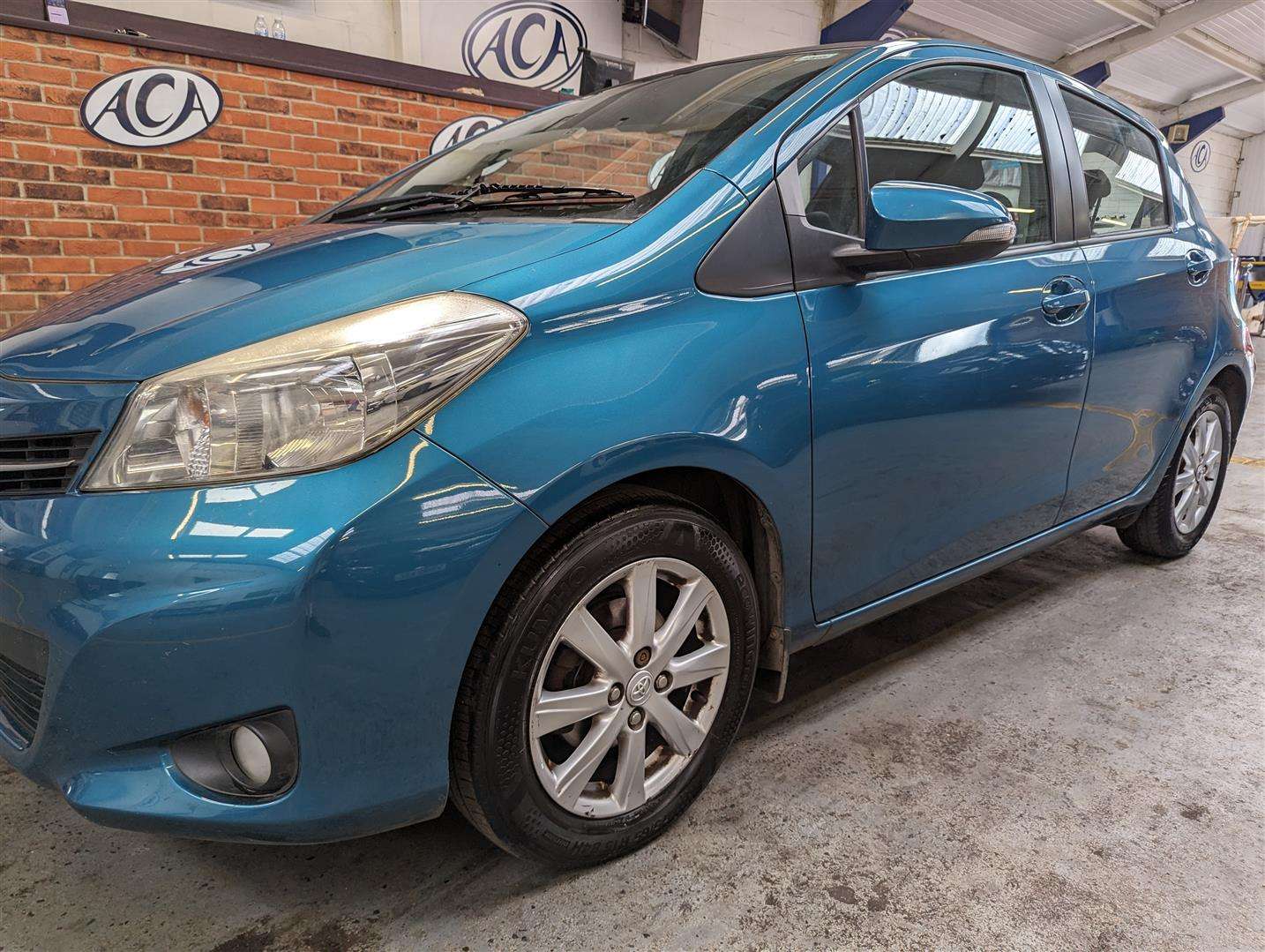 <p>2012 TOYOTA YARIS T SPIRIT VVT-I</p>