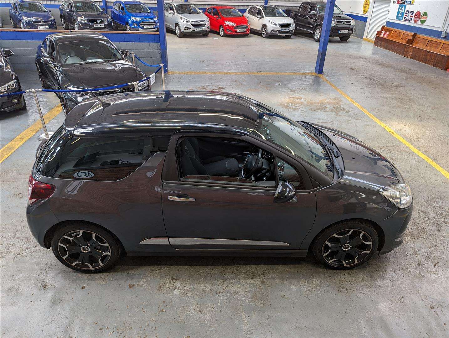 <p>2015 CITROEN DS3 DSTYLE + E-HDI</p>