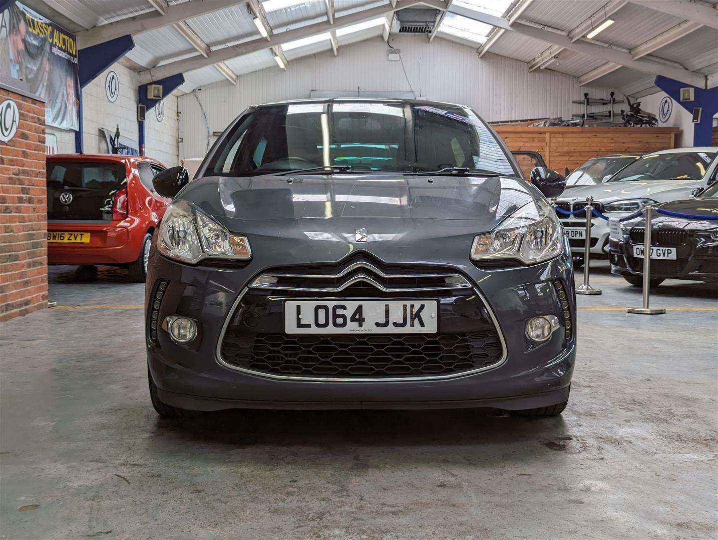 <p>2015 CITROEN DS3 DSTYLE + E-HDI</p>